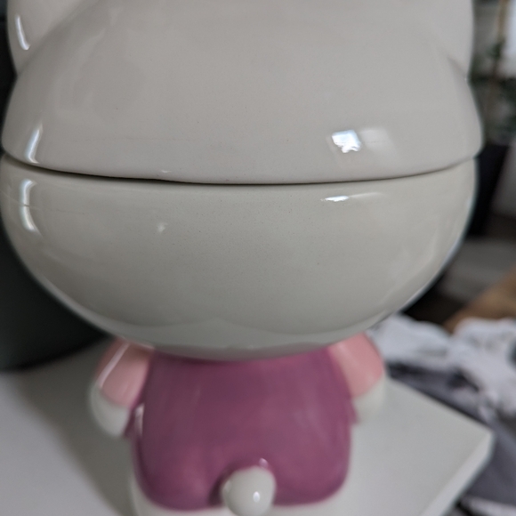 BNWT Viral Hello Kitty Ceramic Cookie Jar - Picture 3 of 7